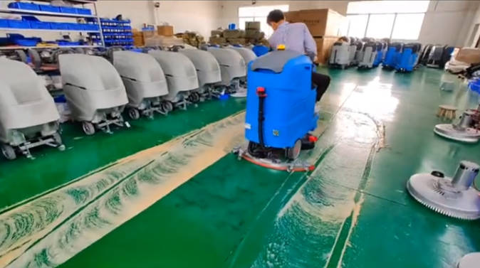 东莞2023年还在用人工的物业保洁不妨试试洗地机吧